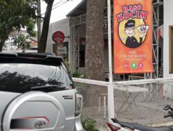 Bakso Kocim Viral di Kota Bandung: Lezat, Nikmat, dan Tongkrongan Eksotik yang Terjangkau