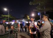 Malam Takbir, Wali Kota Bekasi Tinjau Pos Pengamanan Dan Sampaikan Apresiasi Untuk Petugas