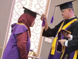 Wali Kota Bekasi Hadiri Wisuda Sekolah Lansia 2025: Apresiasi Semangat dan Produktivitas Para Lansia