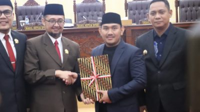 Bupati Bekasi Sampaikan Pendapat Akhir Penetapan Raperda P2APBD 2024 dalam Rapat Paripurna DPRD