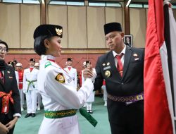 Tri Adhianto Resmi Kukuhkan Paskibraka Kota Bekasi 2025, Kobarkan Jiwa Nasionalisme Generasi Muda