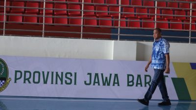 Wali Kota Bekasi Tinjau Pembangunan Arena Voli, Bulu Tangkis, dan Sepatu Roda Standar Internasional