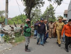 Wali Kota Bekasi Tertibkan 300 Bangunan di Wisma Asri: Pulihkan Fungsi Saluran, Perkuat Infrastruktur Kota