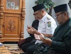 Wawali Bekasi Bertakziah ke Rumah Duka H. Hamzah bin Syahroni: Teladan Hangat dan Mengayomi