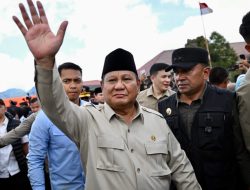 Presiden Prabowo Tinjau Posko Pengungsian, Tegaskan Negara Hadir Untuk Warga Terdampak